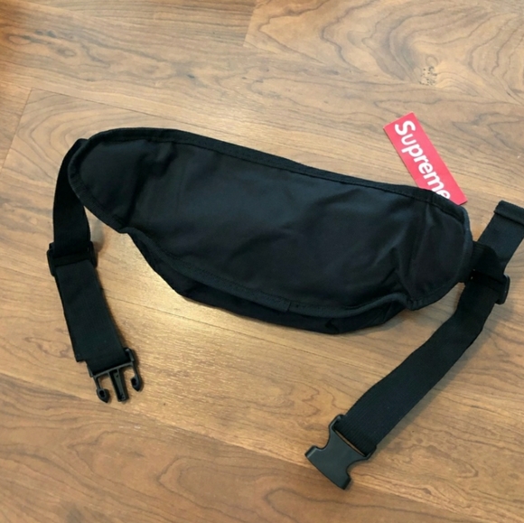 New Supreme Fanny Pack Waist bag nwt - Picture 3 of 4